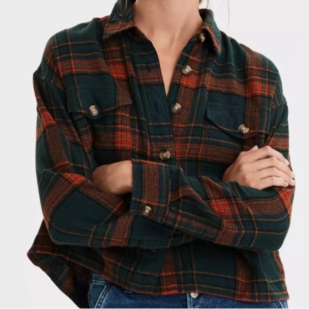American Eagle Outfitters Oversized Cropped Plaid Flannel Shirt